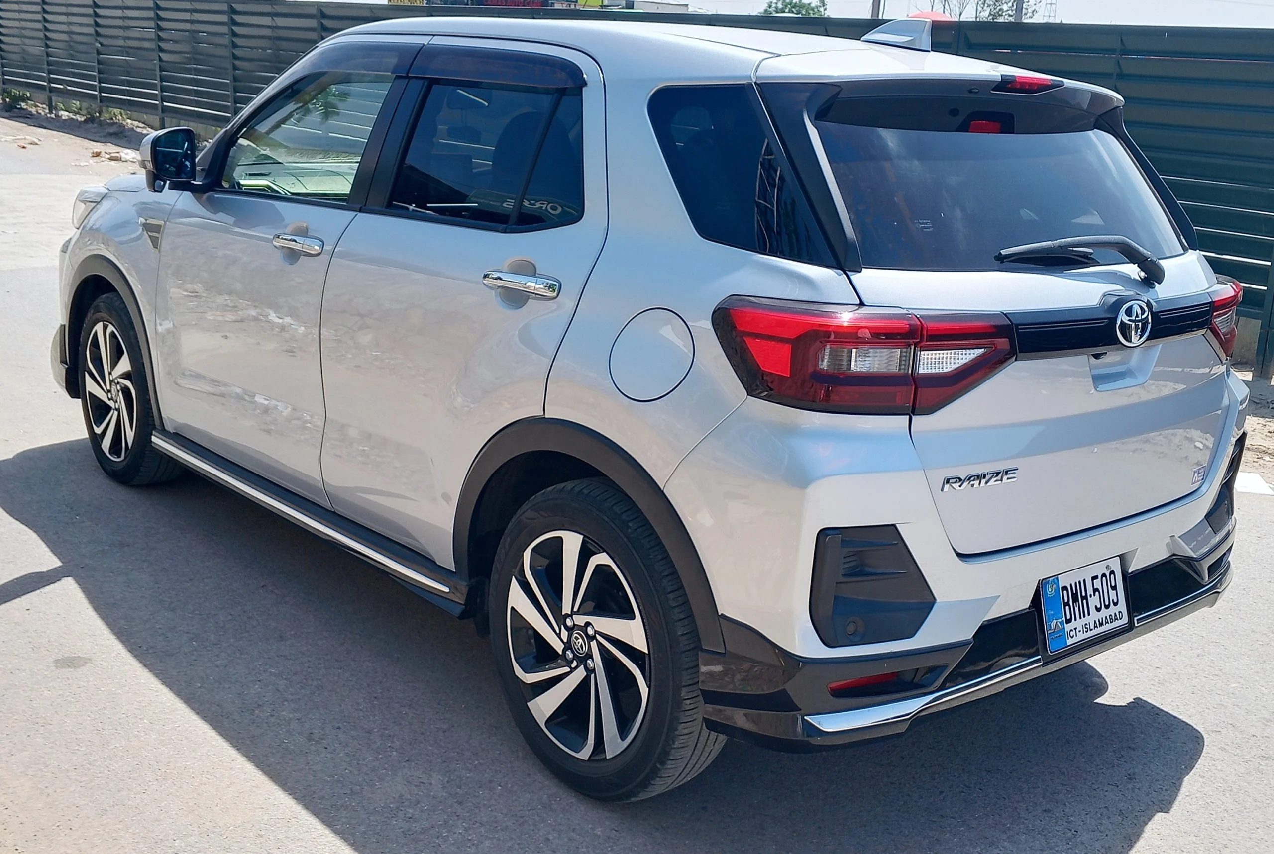 Photo 3