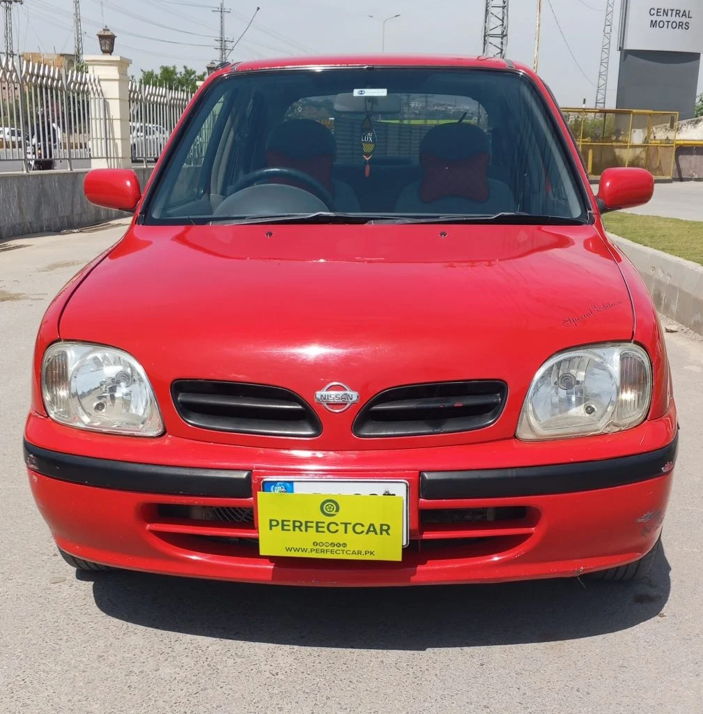 Nissan March 2001 Red