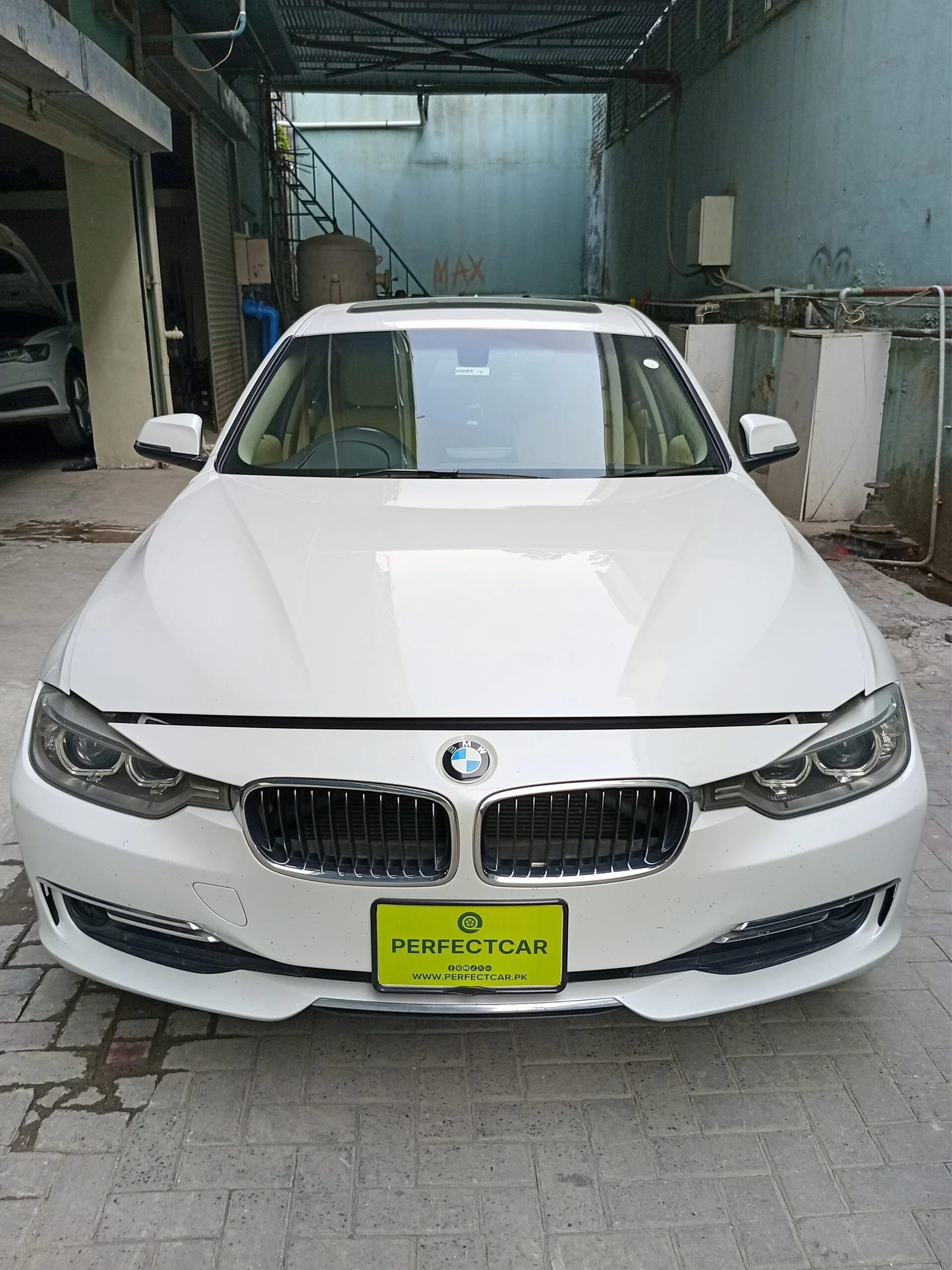 Car photo